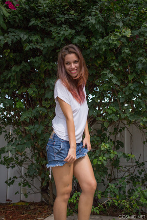 Marina Rossi In The Backyard Cosmid