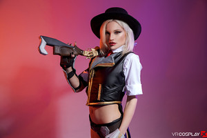 Zazie Skymm Overwatch Ashe VR Cosplay X