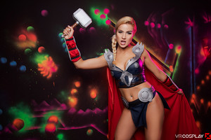 Cherry Kiss Thor VR Cosplay X