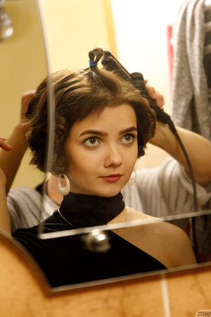 Victoria Minina in Cafe Society 1 at Zishy