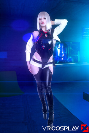 Jewelz Blu in Cyberpunk Edgerunners at VR Cosplay X