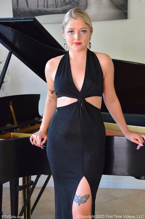 Jill in Sexy Dark Fashion at FTV Girls