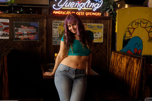 Bubble Butt Venus in Hodl My Beer at Zishy