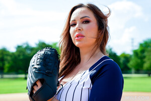 Callie Brooks in A Homerun Milf at MYLF