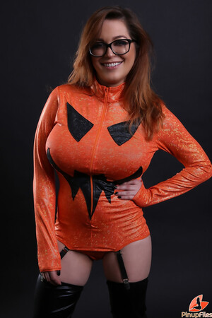 Tessa Fowler in Jack O'Lantern at Pinupfiles