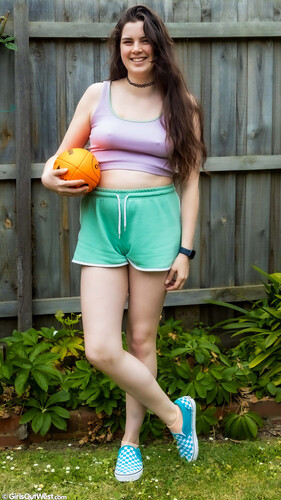 Avalon Jones in Warm Up at Girls Out West