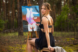 Valeria Mint in Art In Nature at MetArt