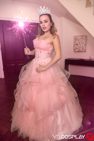 Anna Claire Clouds in Wicked Glinda A XXX Parody at VR Cosplay X