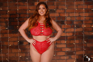 Lucy Vixen Red Treat Nothing But Curves