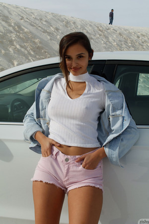 Alejandra Cobos White Sands Zishy