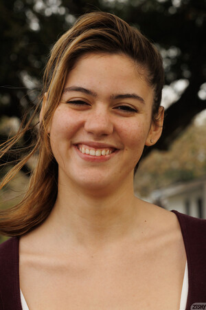 Ellie Nova Barefoot Booty Zishy