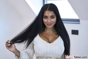 Yasmina Khan Look But Dont Touch Virtual Taboo
