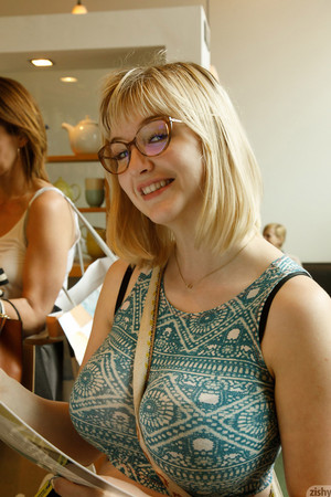 Vicky Chandler At The Domain Zishy