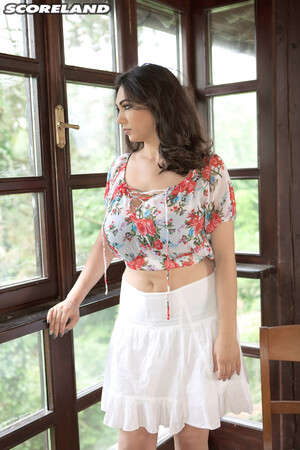 Alexya Beauty And The Breasts Scoreland