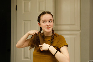 Hazel Moore In The Burbs Zishy