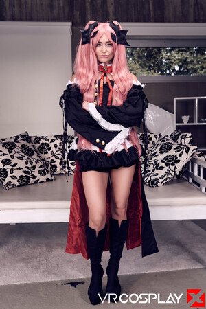 Sarah Sultry Krul Tepes VR Cosplay X