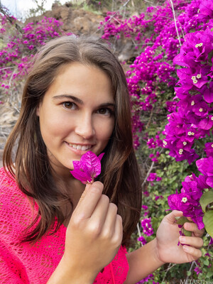 Nina Sphinx Wonders Met Art