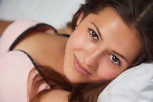 Serina Gomez Presenting Serina Gomez Met Art