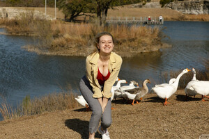 Kerin Metzger Gets Goosed Zishy