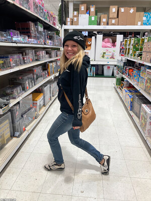 Meet Madden Holiday Fun nude pics