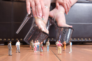 Lana Del Lust Giantess In A Silver Dress