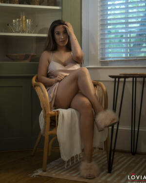 Eva Lovia Dine With Me