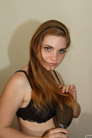 Misty Lovelace On Strings Zishy