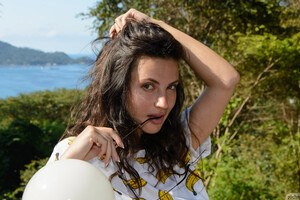 Jasmine Jazz On Kong Island Two Zishy