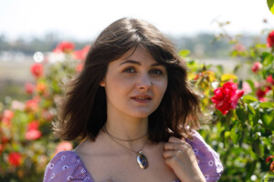 Onna Metcalf in Chasing Balboa Bottoms at Zishy