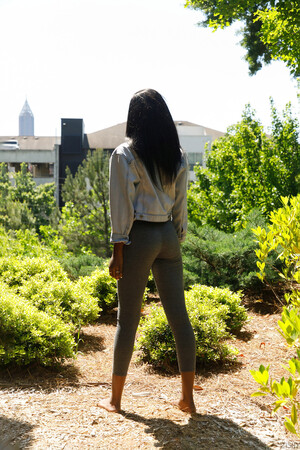 Kelsey Jones in She Cryin at Zishy