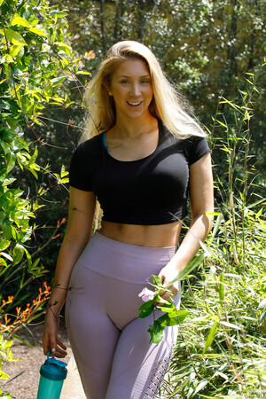 Lina Telemann in Heavyweight Zish at Zishy