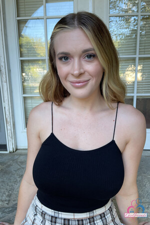 Lindsay Lee in Amateur at ATK Girlfriends