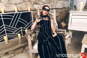 Sera Ryder in The Witcher Yennefer at VR Cosplay X