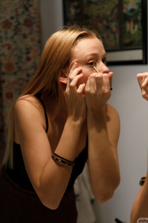 Helen Bergstrom in Complicated Apes at Zishy